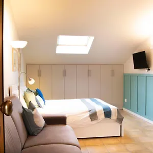 https://small-island-in.italymilanhotels.net