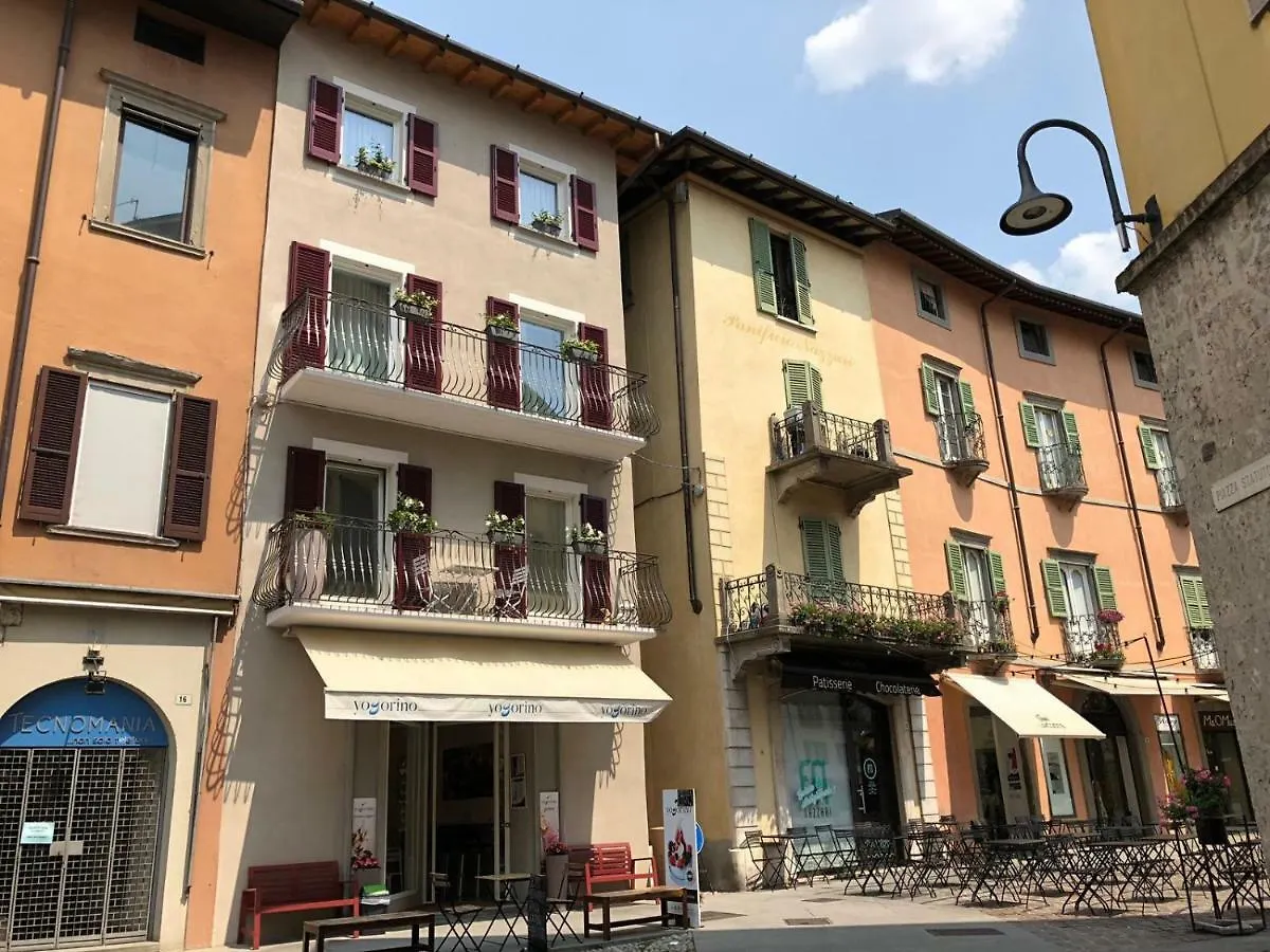 La Quadra Suites - Central Apartments In Iseo With Daily Housekeeping
