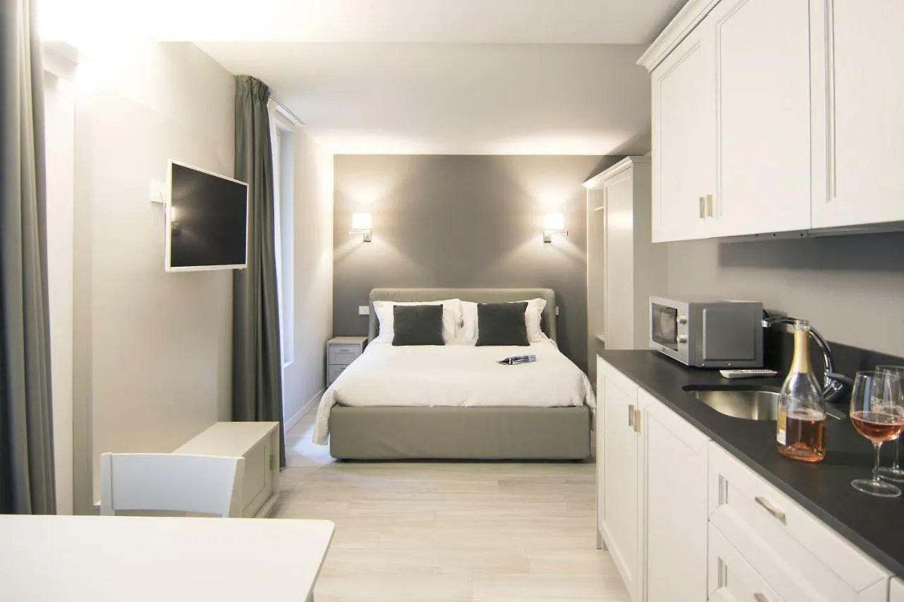 La Quadra Suites - Central Apartments In Iseo With Daily Housekeeping