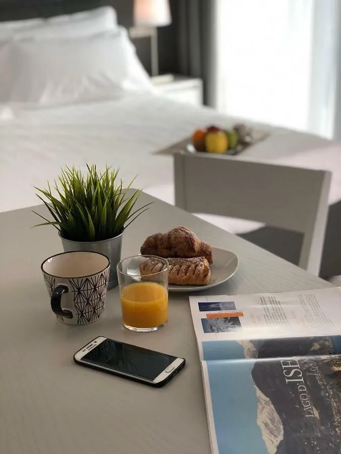 La Quadra Suites - Central Apartments In Iseo With Daily Housekeeping