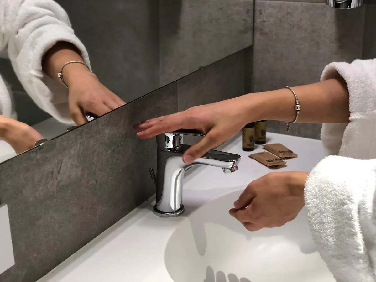 La Quadra Suites - Central Apartments In Iseo With Daily Housekeeping