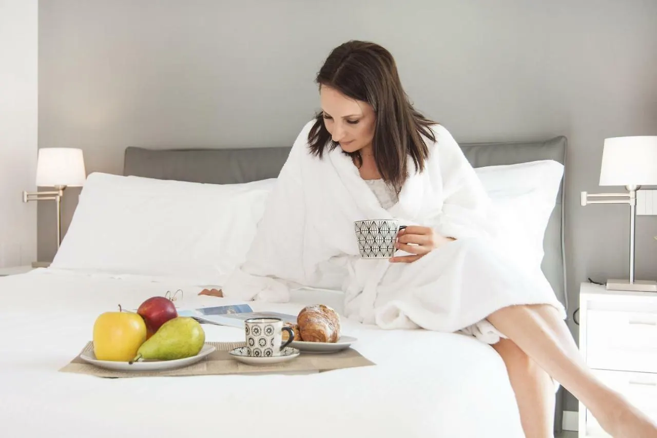 La Quadra Suites - Central Apartments In Iseo With Daily Housekeeping Italy